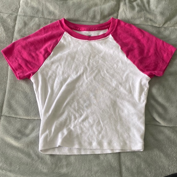 Hollister Tops - HOLLISTER baby tee